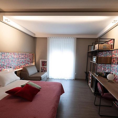 Bed In Centro Bed & Breakfast เนเปิลส์ ภายนอก รูปภาพ