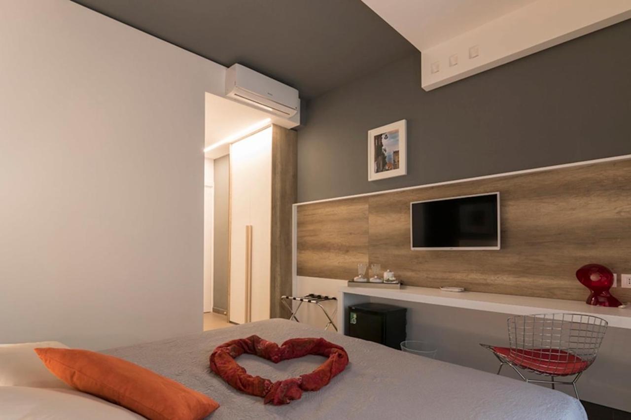 Bed In Centro Bed & Breakfast เนเปิลส์ ภายนอก รูปภาพ