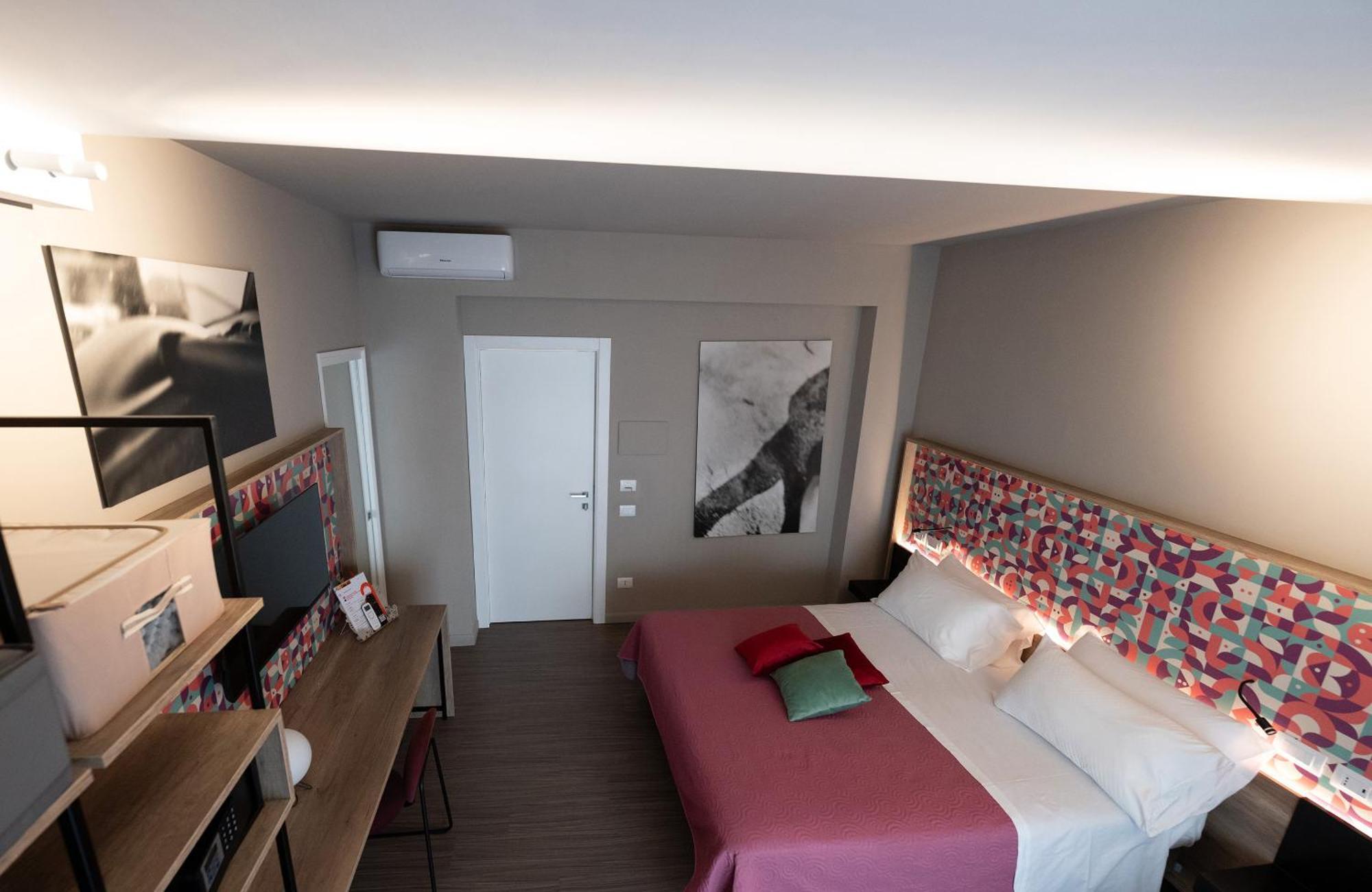 Bed In Centro Bed & Breakfast เนเปิลส์ ภายนอก รูปภาพ