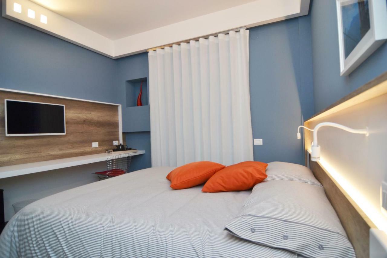 Bed In Centro Bed & Breakfast เนเปิลส์ ภายนอก รูปภาพ