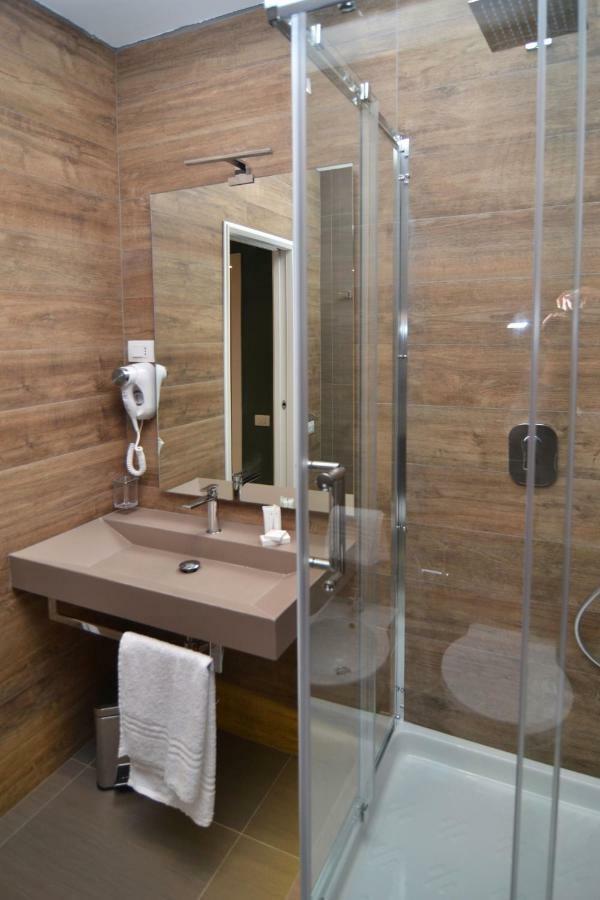 Bed In Centro Bed & Breakfast เนเปิลส์ ภายนอก รูปภาพ