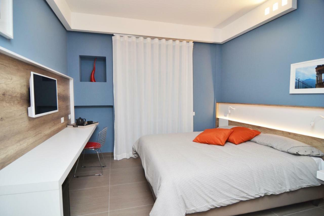 Bed In Centro Bed & Breakfast เนเปิลส์ ภายนอก รูปภาพ