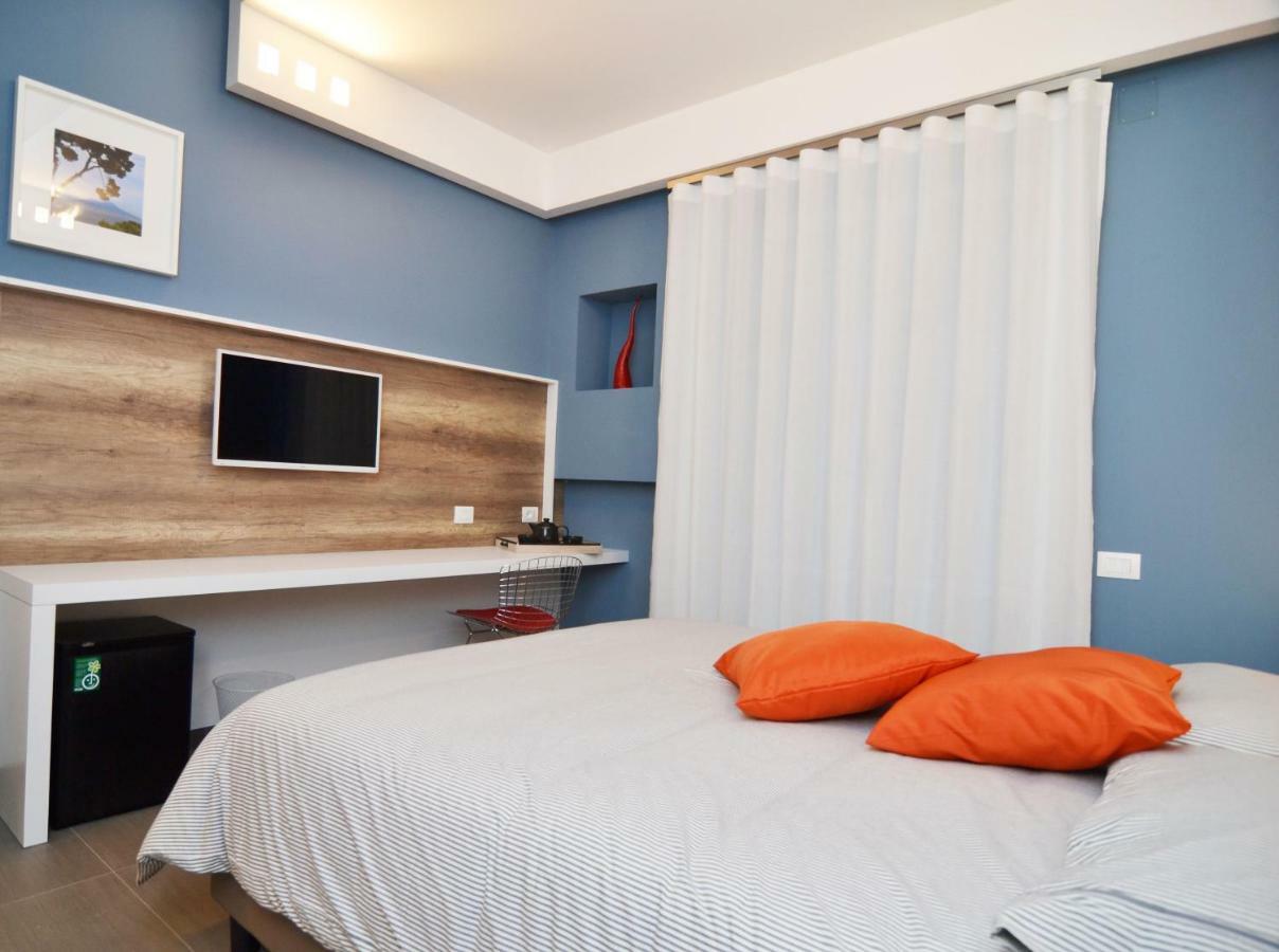 Bed In Centro Bed & Breakfast เนเปิลส์ ภายนอก รูปภาพ